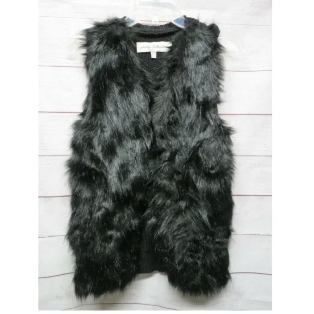 NWOT Ladies Sebby Collection Faux Fur Black Vest Size Small Sweater Back